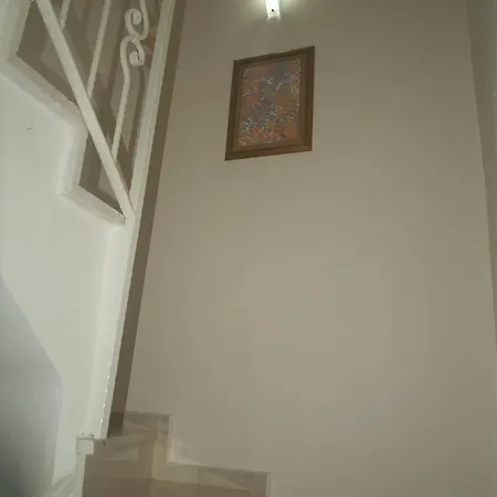 شقة Newly Refurbished 3 Bedroom Top Floor Duplex Cedit