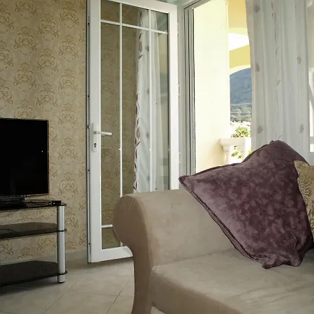 شقة Newly Refurbished 3 Bedroom Top Floor Duplex Cedit
