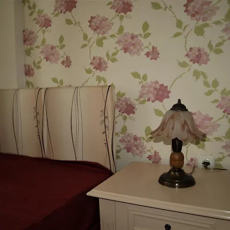 شقة Newly Refurbished 3 Bedroom Top Floor Duplex
