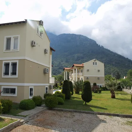 شقة Newly Refurbished 3 Bedroom Top Floor Duplex