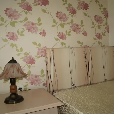 شقة Newly Refurbished 3 Bedroom Top Floor Duplex *