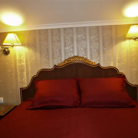 Newly Refurbished 3 Bedroom Top Floor Duplex شقة Cedit