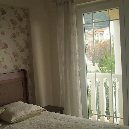 Newly Refurbished 3 Bedroom Top Floor Duplex 公寓 Cedit