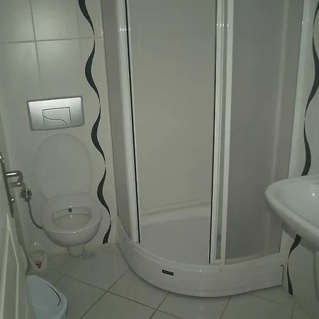 公寓 Newly Refurbished 3 Bedroom Top Floor Duplex *